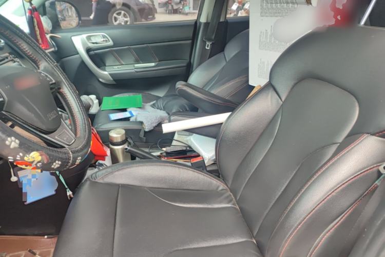 Used Haval H6 2013 Upgraded Model 1.5T Manual Two-Wheel Drive Urban Version Left Front Seat
