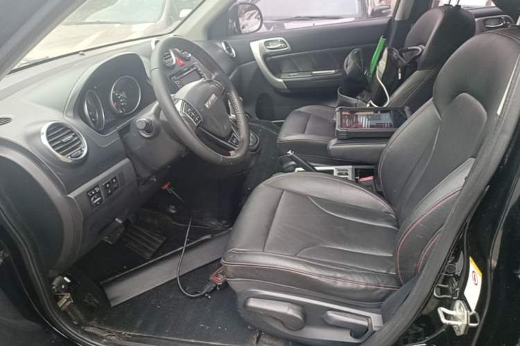 Used Haval H6 2013 Upgraded Model 2.4L Automatic Two-Wheel Drive Elite Version Left Front Seat