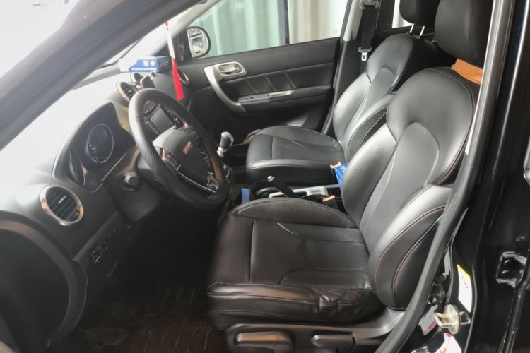 Used Haval H6 2013 Upgraded Model 1.5T Manual Two-Wheel Drive Elite Version Left Front Seat
