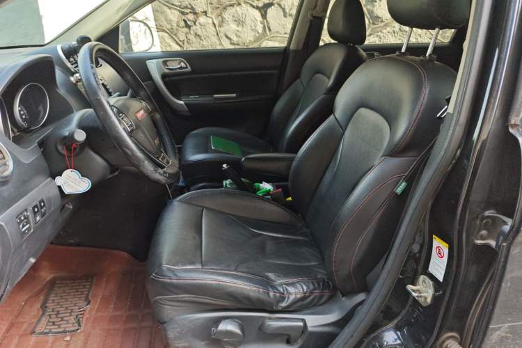 Used Haval H6 2013 Upgraded Model 2.4L Automatic Two-Wheel Drive Elite Version Left Front Seat