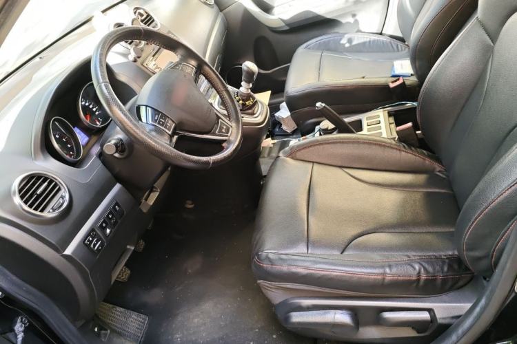 Used Haval H6 2013 Upgraded Model 1.5T Manual Two-Wheel Drive Elite Version Left Front Seat