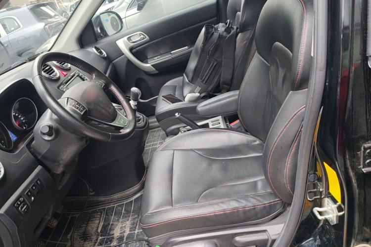 Used Haval H6 2013 Upgraded Model 1.5T Manual Two-Wheel Drive Elite Version Left Front Seat