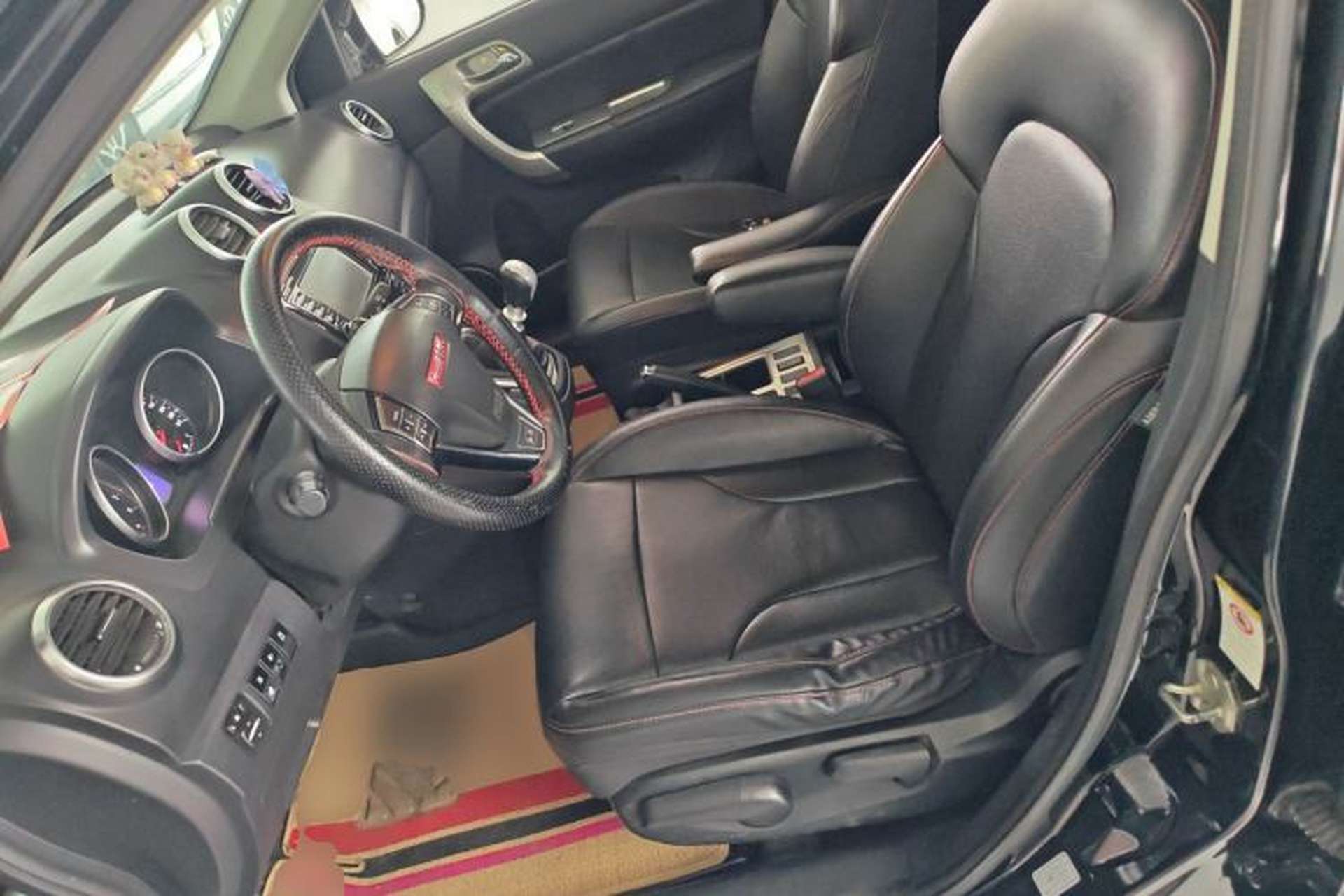 Used Haval H6 2013 Upgraded Model 1.5T Manual Two-Wheel Drive Elite Version Left Front Seat