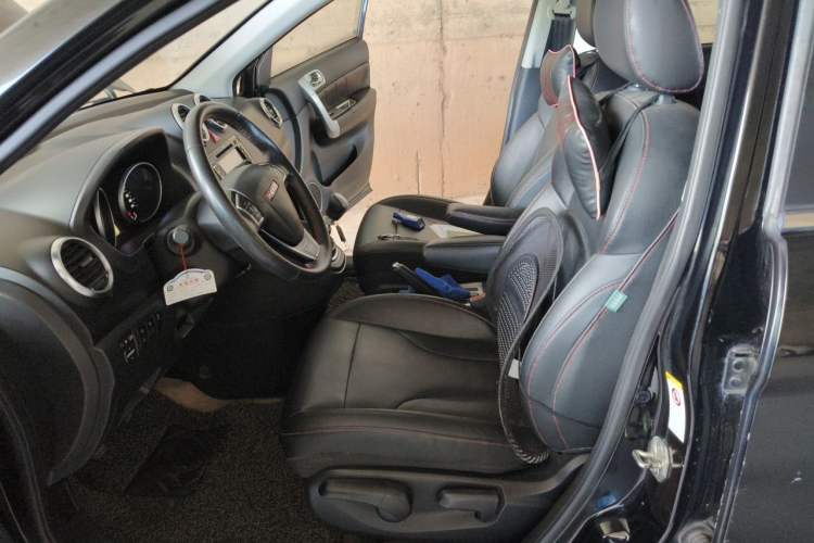 Used Haval H6 2013 Upgraded Model 1.5T Manual Two-Wheel Drive Elite Version Left Front Seat