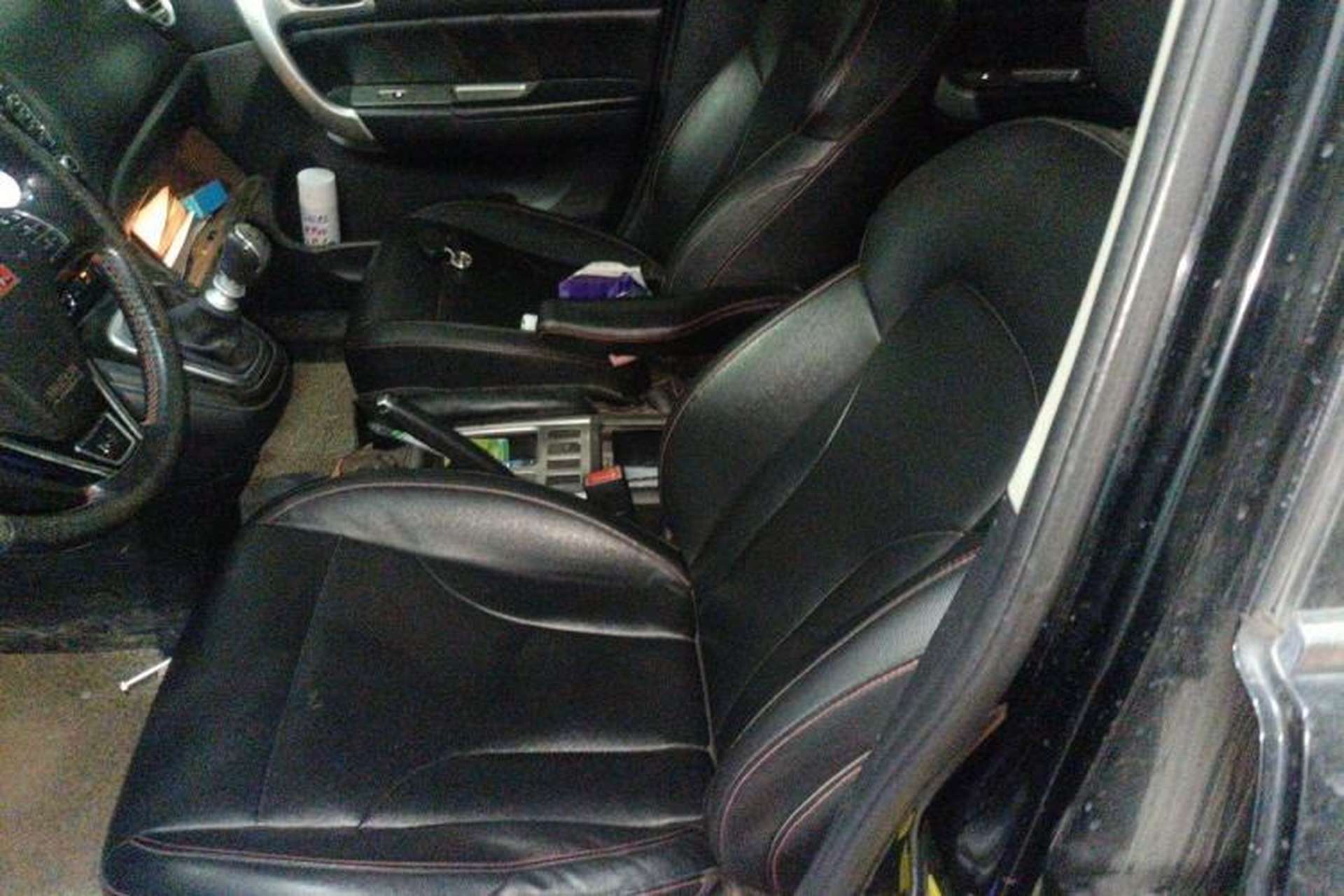 Used Haval H6 2013 Upgraded Model 1.5T Manual Two-Wheel Drive Elite Version Left Front Seat