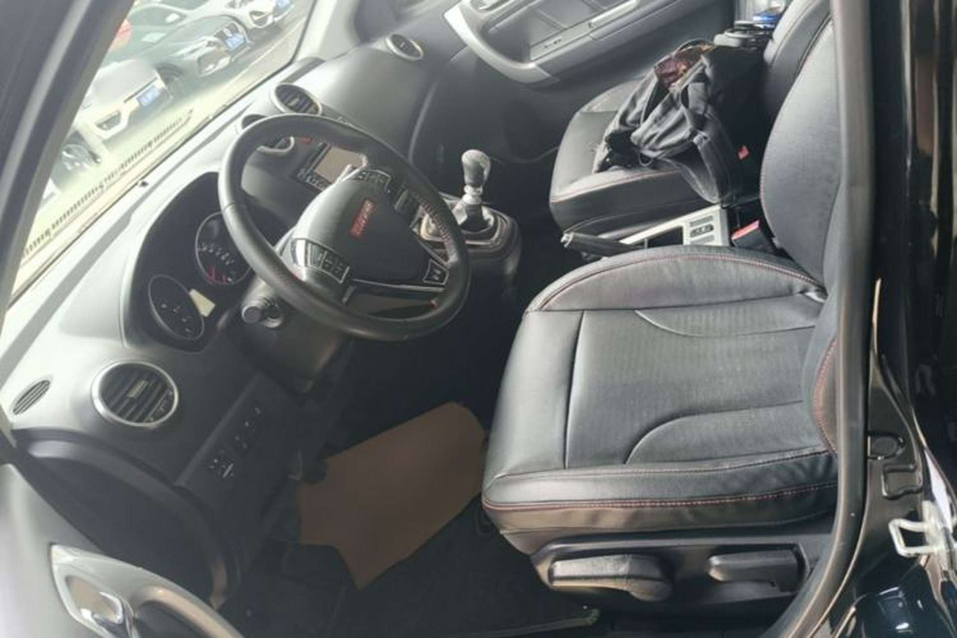 Used Haval H6 2013 Upgraded Model 1.5T Manual Two-Wheel Drive Elite Version Left Front Seat