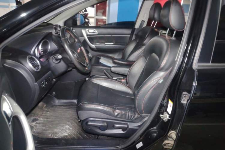 Used Haval H6 2013 Upgraded Model 1.5T Manual Two-Wheel Drive Elite Version Left Front Seat