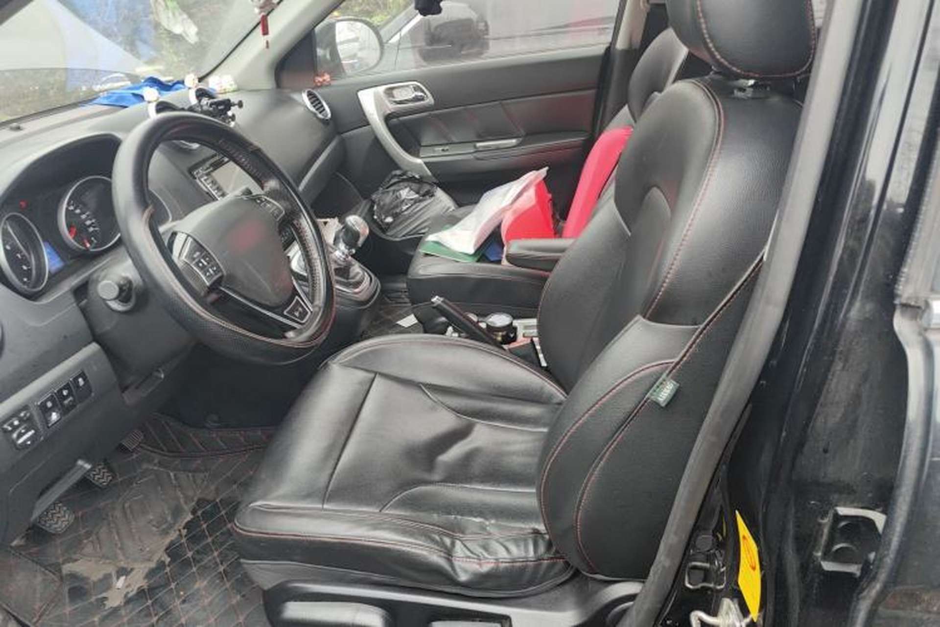 Used Haval H6 2013 Upgraded Model 1.5T Manual Two-Wheel Drive Elite Version Left Front Seat