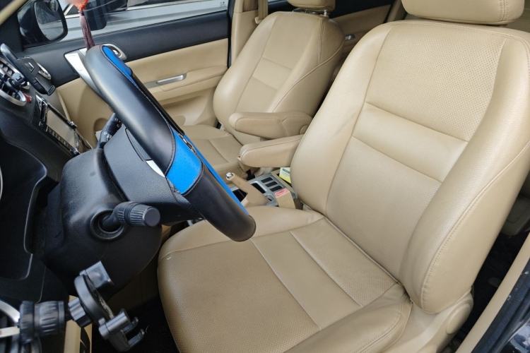 Used Haval H6 2013 Upgraded Model 2.4L Automatic Two-Wheel Drive Elite Version Left Front Seat