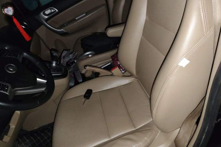 Used Haval H6 2013 Upgraded Model 1.5T Manual Two-Wheel Drive Elite Version Left Front Seat