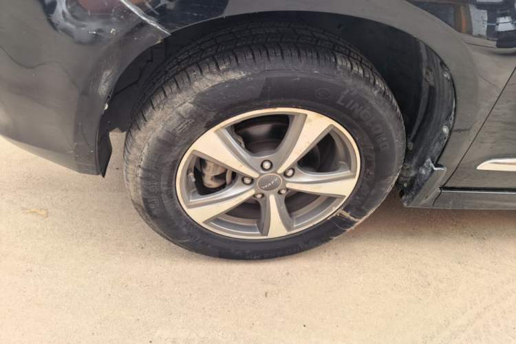Used Haval H6 2013 Upgraded Model 2.4L Automatic Two-Wheel Drive Elite Version Left Front Wheel Hub