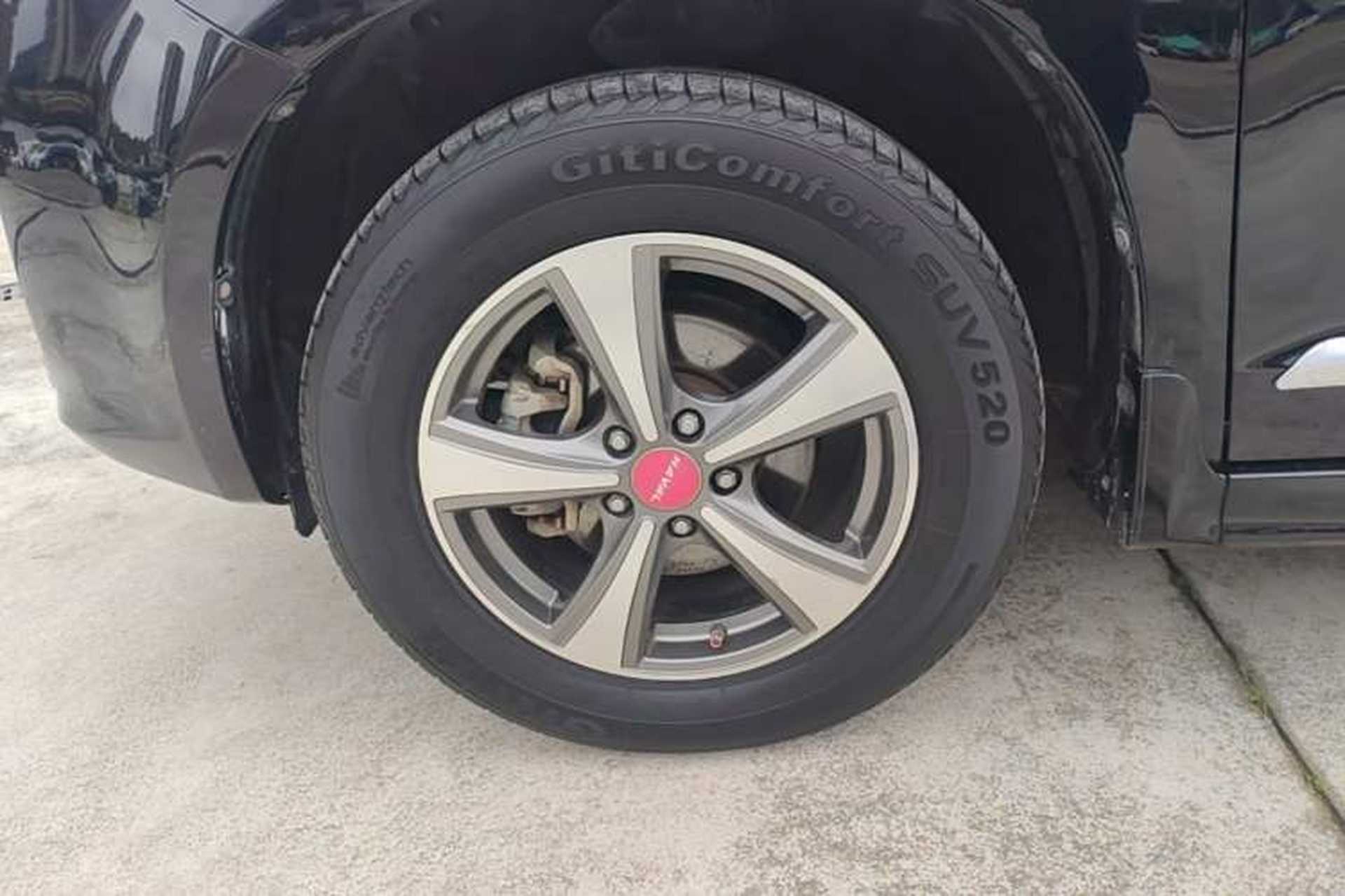Used Haval H6 2013 Upgraded Model 1.5T Manual Two-Wheel Drive Elite Version Left Front Wheel Hub