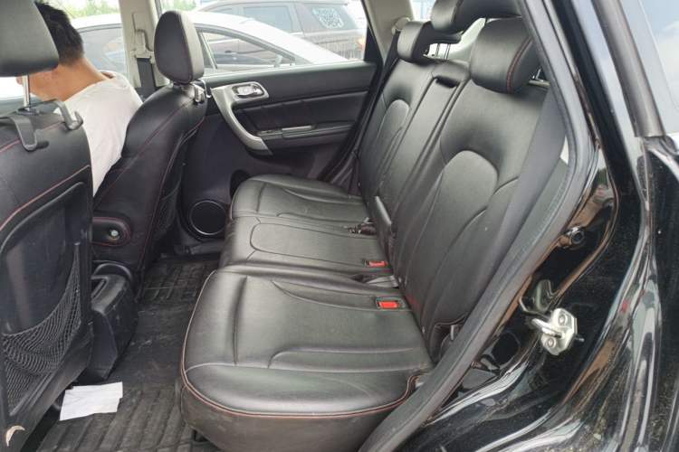 Used Haval H6 2013 Upgraded Model 2.4L Automatic Two-Wheel Drive Elite Version Left Rear Seat