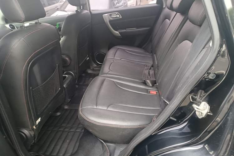 Used Haval H6 2013 Upgraded Model 2.4L Automatic Two-Wheel Drive Elite Version Left Rear Seat