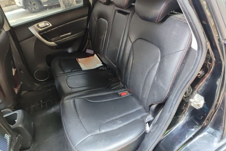 Used Haval H6 2013 Upgraded Model 1.5T Manual Two-Wheel Drive Elite Version Left Rear Seat