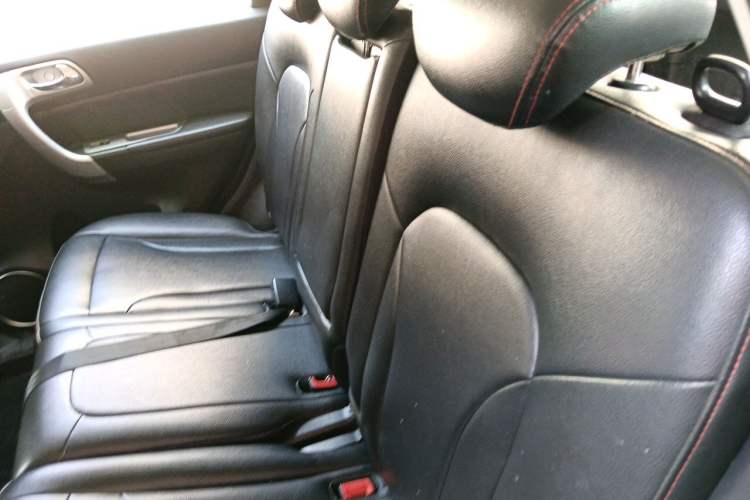 Used Haval H6 2013 Sports Edition 1.5T Manual Two-Wheel Drive Elite Model Left Rear Seat