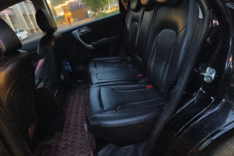 Used Haval H6 2013 Upgraded Model 1.5T Manual Two-Wheel Drive Elite Version Left Rear Seat