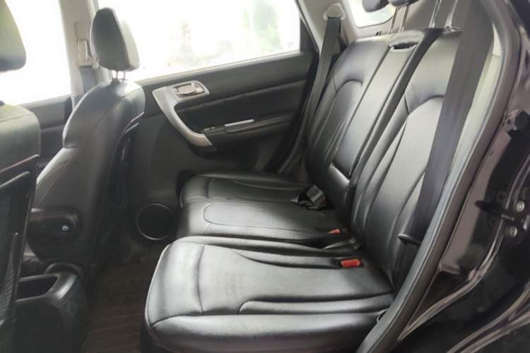 Used Haval H6 2013 Upgraded Model 1.5T Manual Two-Wheel Drive Elite Version Left Rear Seat
