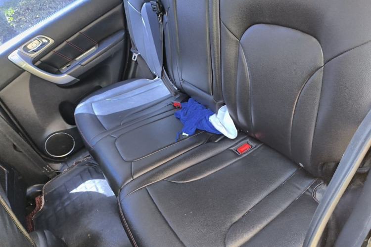 Used Haval H6 2013 Upgraded Model 1.5T Manual Two-Wheel Drive Elite Version Left Rear Seat