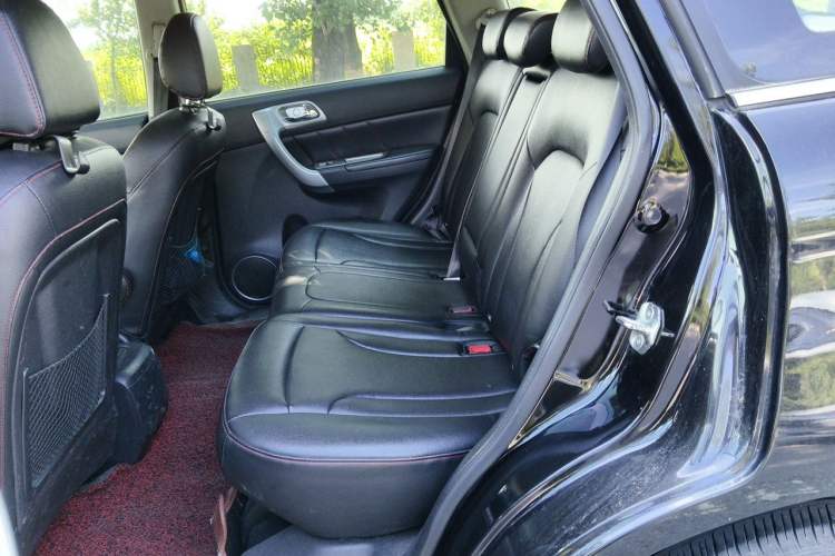 Used Haval H6 2013 Upgraded Model 2.4L Automatic Two-Wheel Drive Elite Version Left Rear Seat
