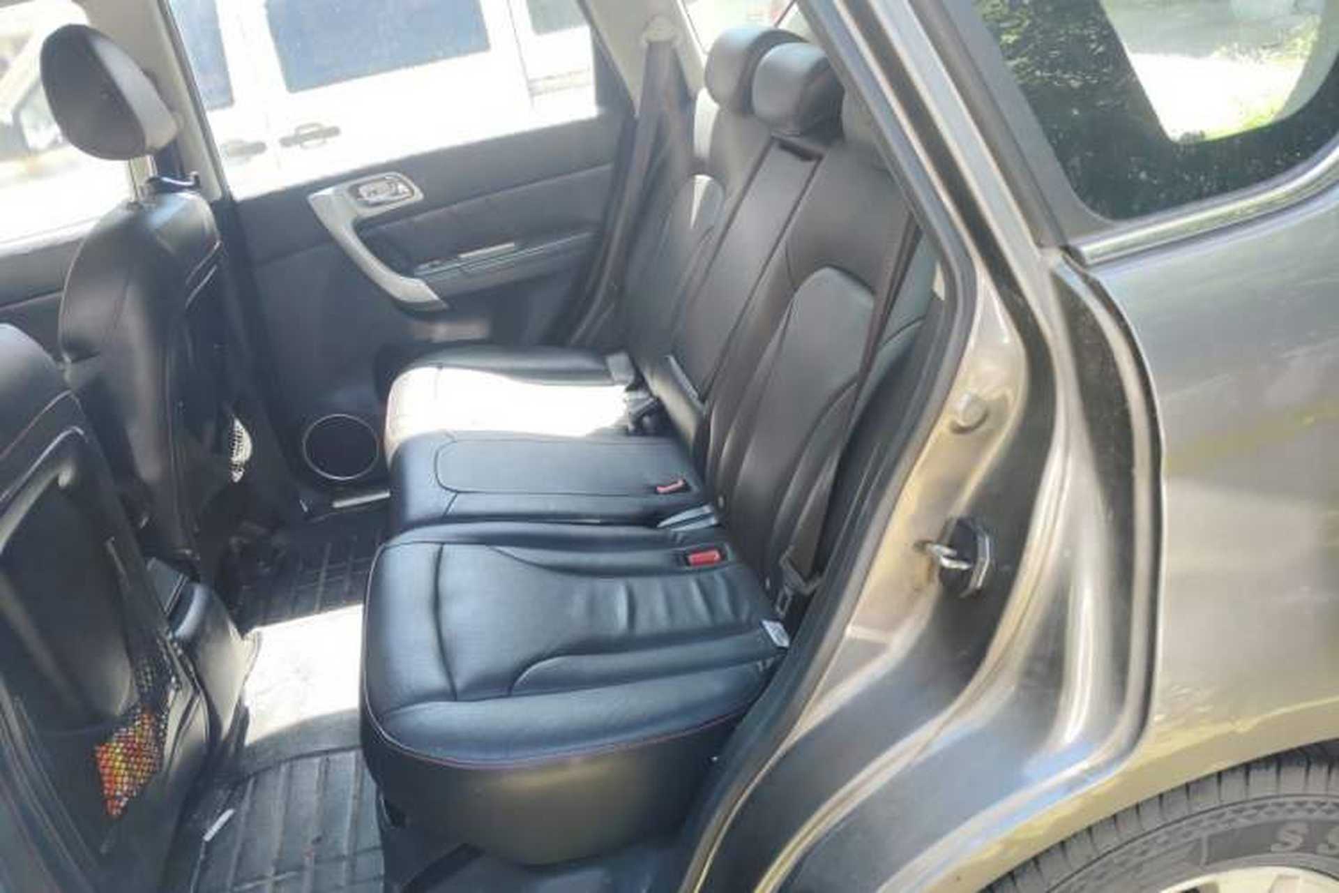 Used Haval H6 2013 Upgraded Model 1.5T Manual Two-Wheel Drive Prestige Version Left Rear Seat