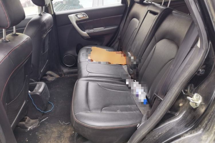 Used Haval H6 2013 Upgraded Model 1.5T Manual Two-Wheel Drive Elite Version Left Rear Seat