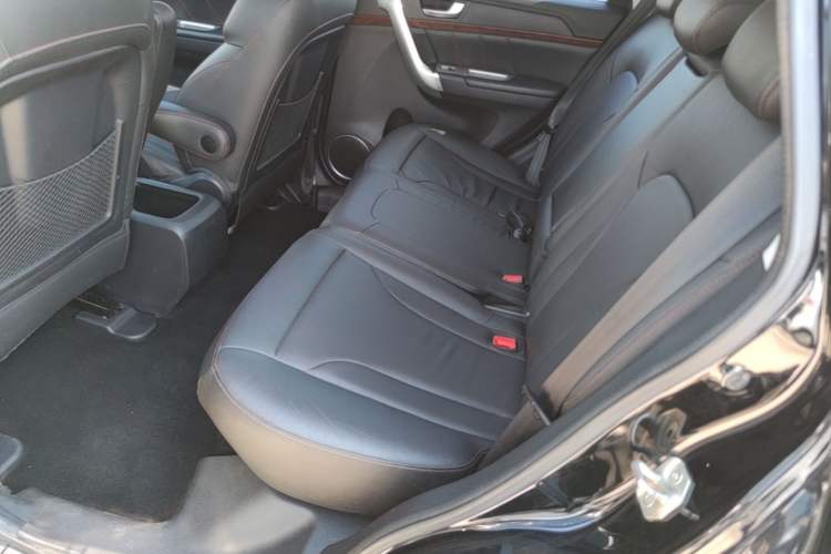Used Haval H6 2013 Sports Edition 1.5T Manual Two-Wheel Drive Elite Model Left Rear Seat