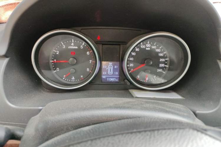 Used Haval H6 2013 Sports Edition 1.5T Manual Two-Wheel Drive Elite Model Odometer Close Up