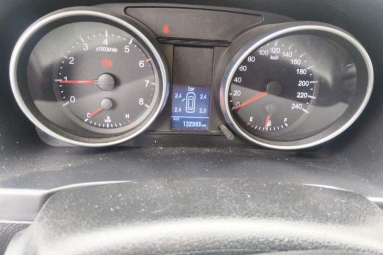 Used Haval H6 2013 Upgraded Model 1.5T Manual Two-Wheel Drive Elite Version Odometer Close Up