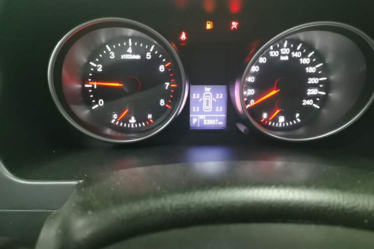 Used Haval H6 2013 Upgraded Model 2.4L Automatic Two-Wheel Drive Elite Version Odometer Close Up