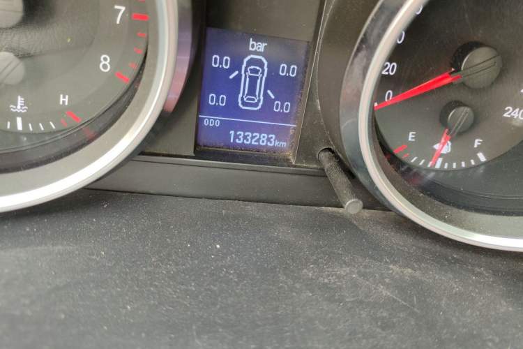 Used Haval H6 2013 Sports Edition 1.5T Manual Two-Wheel Drive Elite Model Odometer Close Up