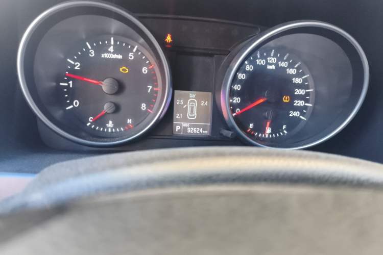 Used Haval H6 2013 Upgraded Model 2.4L Automatic Two-Wheel Drive Elite Version Odometer Close Up