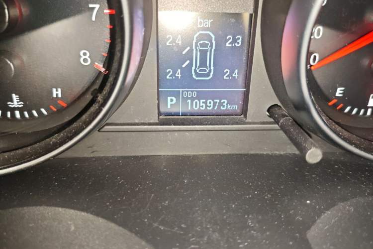 Used Haval H6 2013 Upgraded Model 2.4L Automatic Two-Wheel Drive Elite Version Odometer Close Up