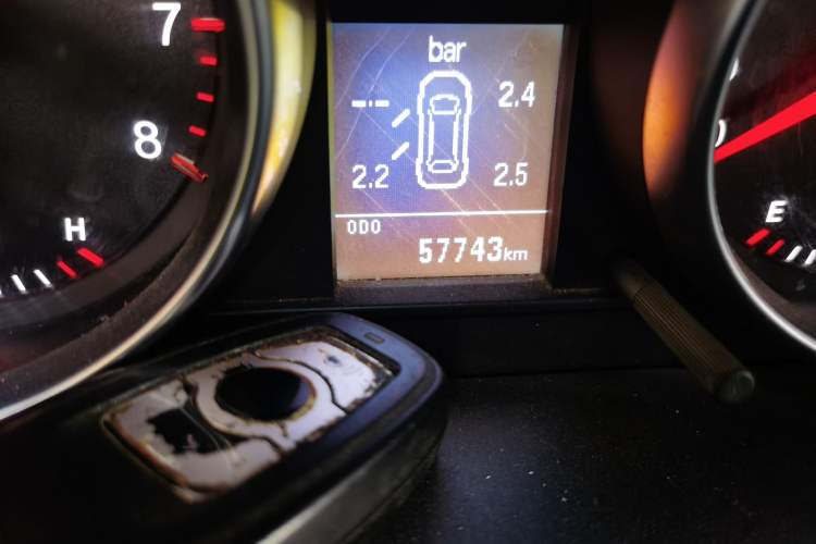 Used Haval H6 2013 Upgraded Model 1.5T Manual Two-Wheel Drive Elite Version Odometer Close Up