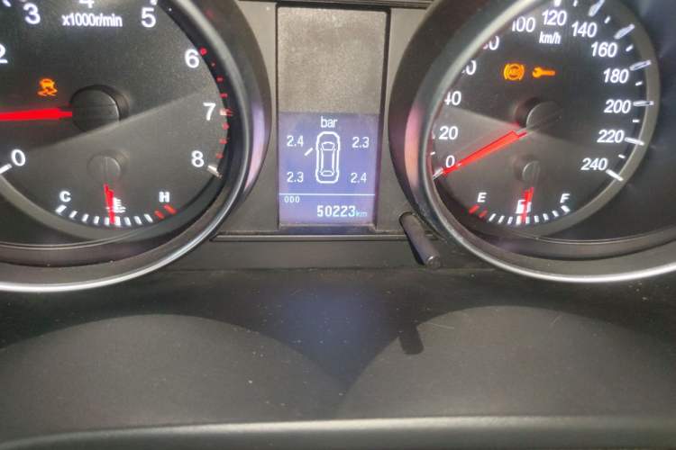 Used Haval H6 2013 Upgraded Model 1.5T Manual Two-Wheel Drive Elite Version Odometer Close Up