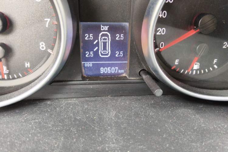 Used Haval H6 2013 Upgraded Model 1.5T Manual Two-Wheel Drive Elite Version Odometer Close Up