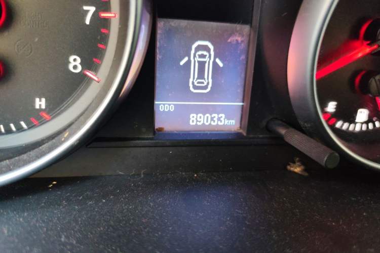 Used Haval H6 2013 Upgraded Model 1.5T Manual Two-Wheel Drive Urban Version Odometer Close Up