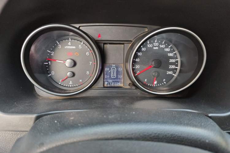 Used Haval H6 2013 Upgraded Model 2.4L Automatic Two-Wheel Drive Elite Version Odometer Close Up
