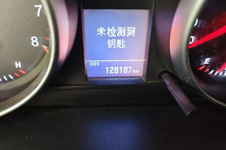 Used Haval H6 2013 Sports Edition 1.5T Manual Two-Wheel Drive Elite Model Odometer Close Up