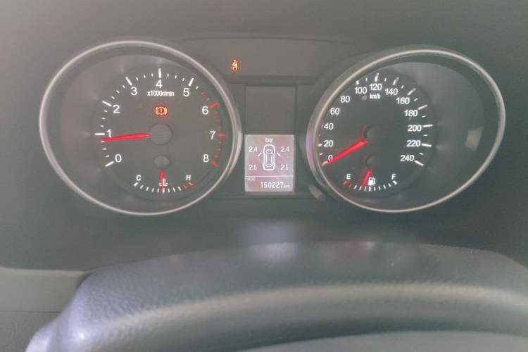 Used Haval H6 2013 Upgraded Model 1.5T Manual Two-Wheel Drive Elite Version Odometer Close Up