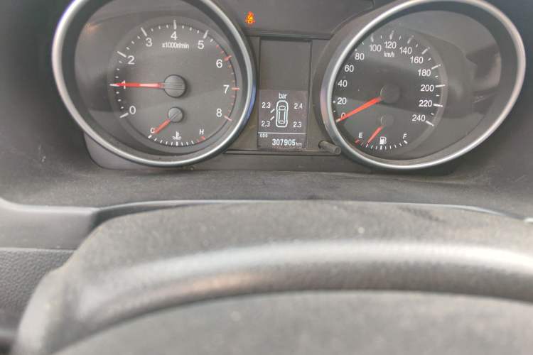 Used Haval H6 2013 Sport Edition 1.5T Manual Two-Wheel Drive Prestige Model Odometer Close Up