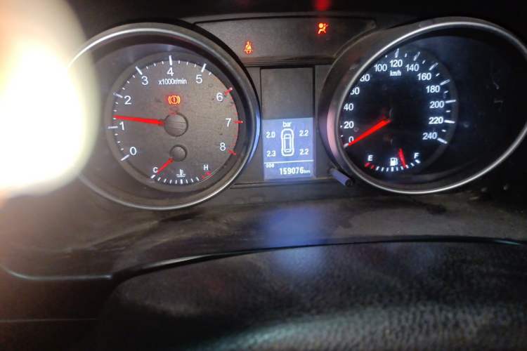 Used Haval H6 2013 Upgraded Model 1.5T Manual Two-Wheel Drive Elite Version Odometer Close Up