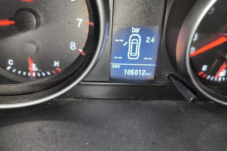 Used Haval H6 2013 Upgraded Model 1.5T Manual Two-Wheel Drive Elite Version Odometer Close Up