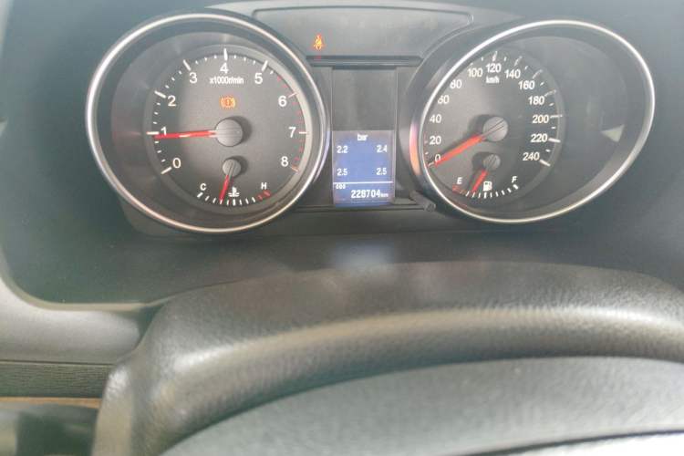 Used Haval H6 2013 Sports Edition 1.5T Manual Two-Wheel Drive Elite Model Odometer Close Up