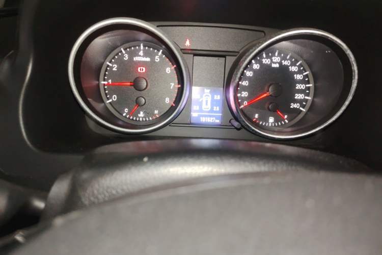 Used Haval H6 2013 Upgraded Model 1.5T Manual Two-Wheel Drive Elite Version Odometer Close Up
