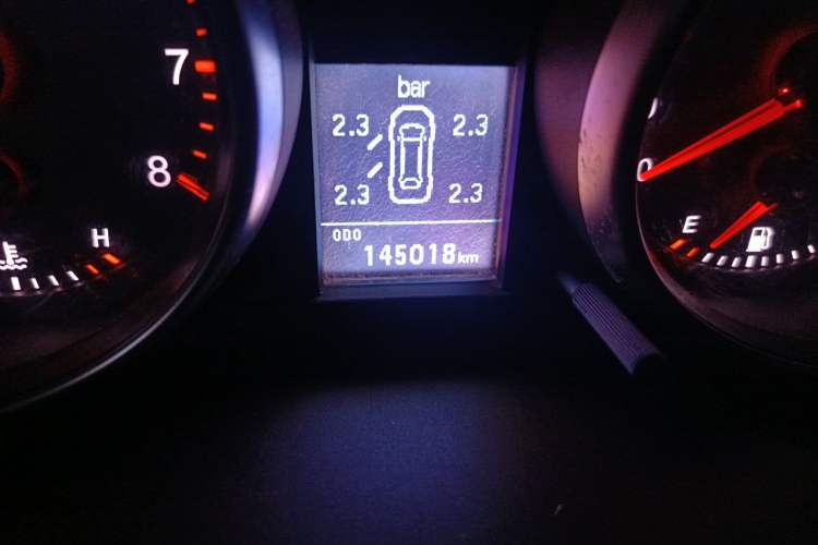 Used Haval H6 2013 Upgraded Model 1.5T Manual Two-Wheel Drive Elite Version Odometer Close Up