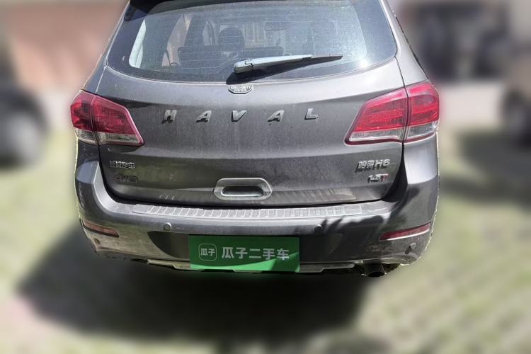 Used Haval H6 2013 Upgraded Model 1.5T Manual Two-Wheel Drive Prestige Version Rear