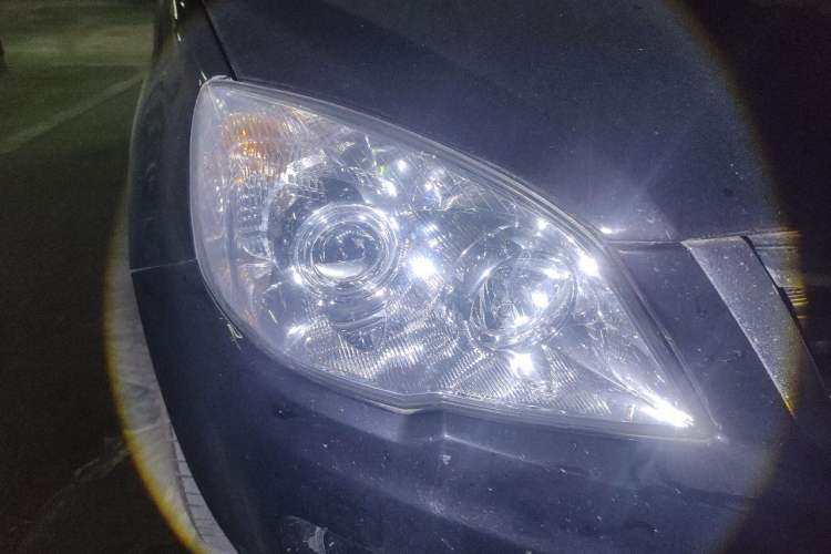 Used Haval H6 2013 Upgraded Model 1.5T Manual Two-Wheel Drive Elite Version Right Front Headlight