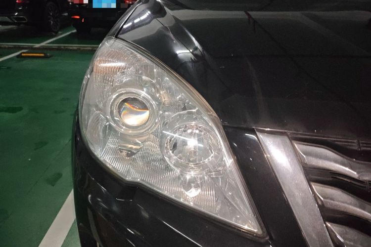 Used Haval H6 2013 Upgraded Model 2.4L Automatic Two-Wheel Drive Elite Version Right Front Headlight