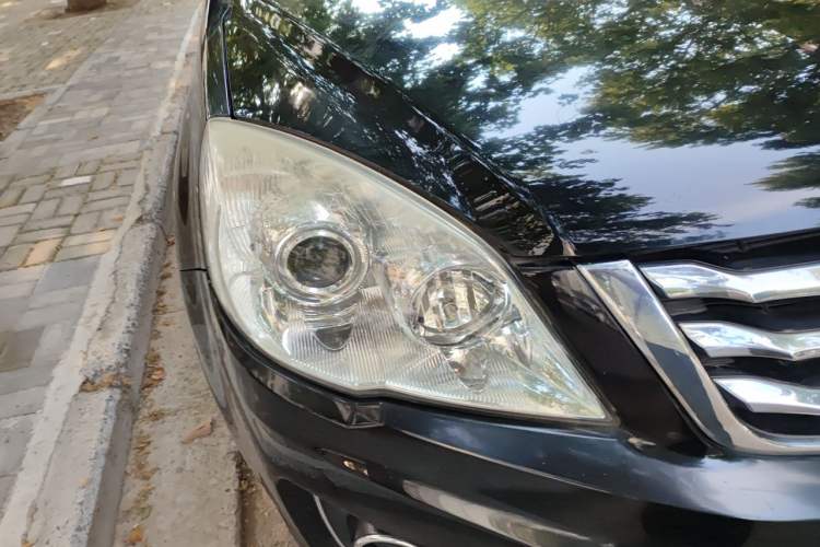 Used Haval H6 2013 Upgraded Model 1.5T Manual Two-Wheel Drive Elite Version Right Front Headlight